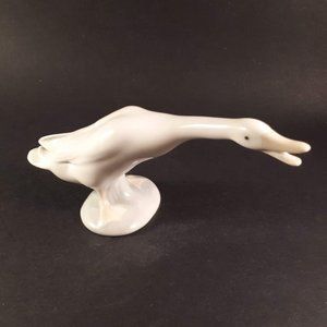 Lladro Honking Long neck Goose #4551 Porcelain figurine